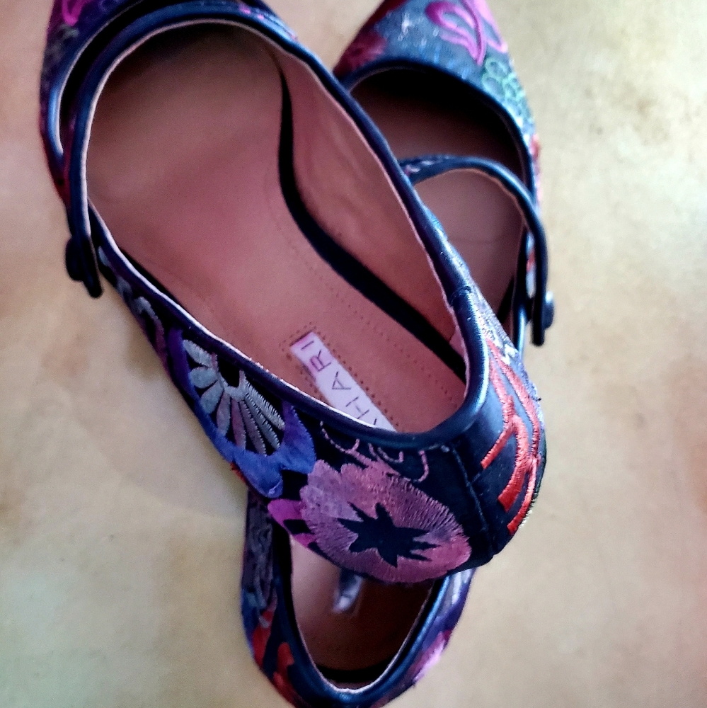 Multicolored Flats - Picture 2 of 4